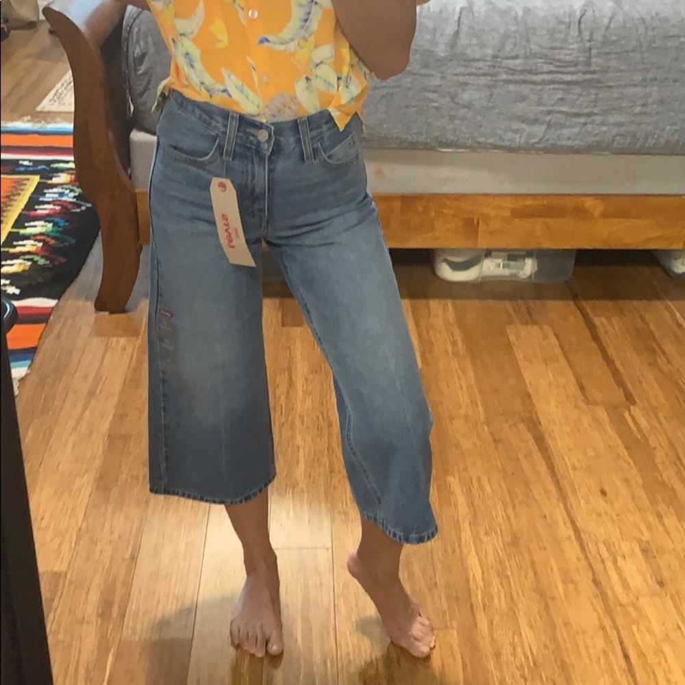 High rise Levi’s culottes size 24
